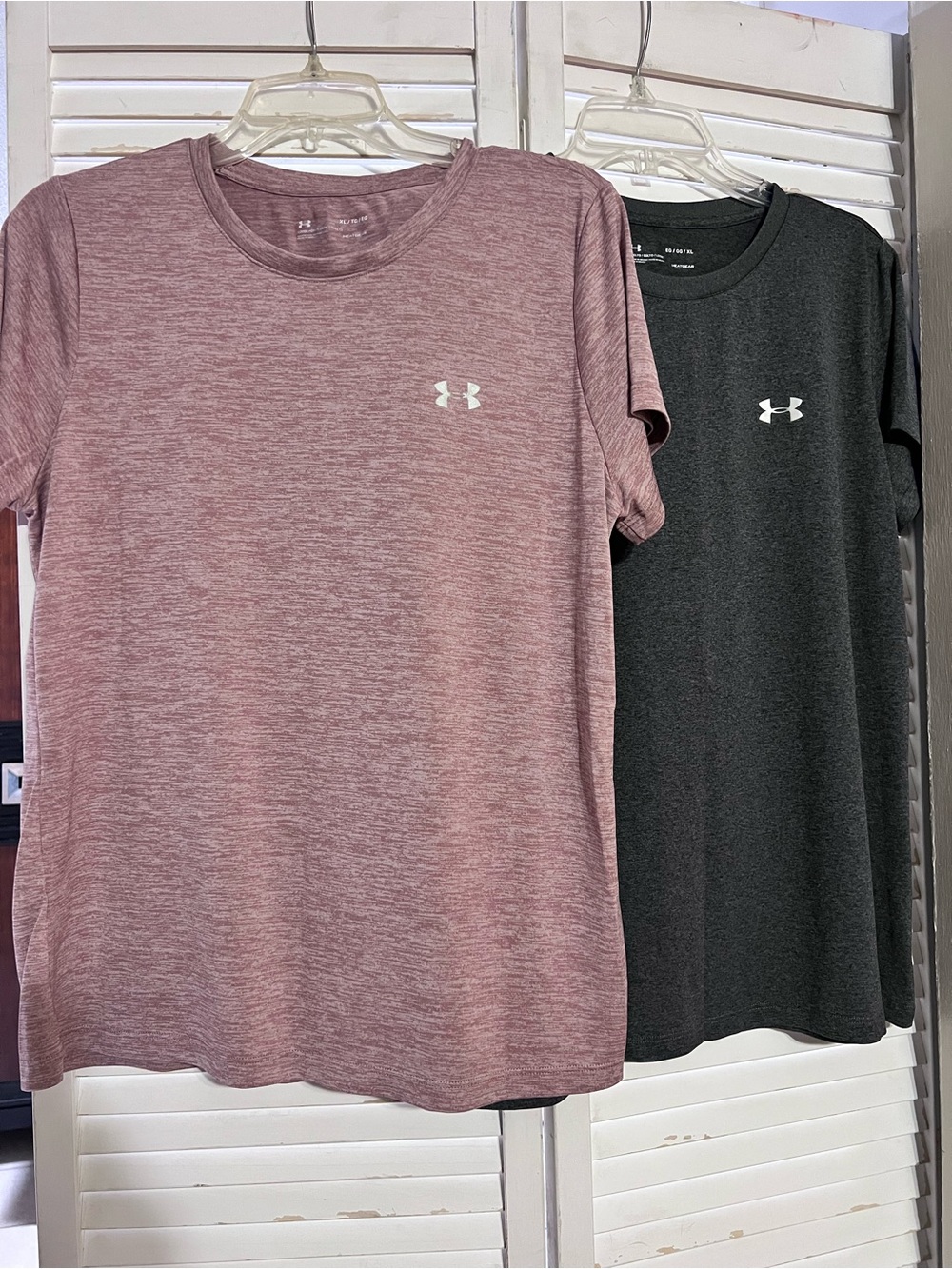Under Armour Short Sleeve Tek Gear Performance Tee in Mauve and Charcoal